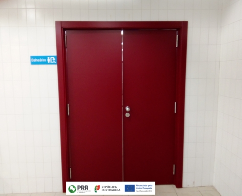 Substituição De Portas Interiores Por Portas Pivotantes 02