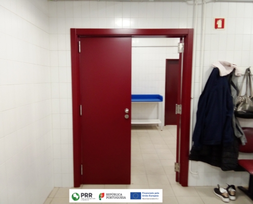 Substituição De Portas Interiores Por Portas Pivotantes 04