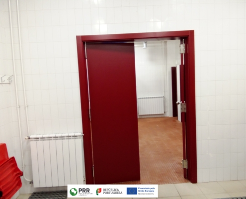 Substituição De Portas Interiores Por Portas Pivotantes 08