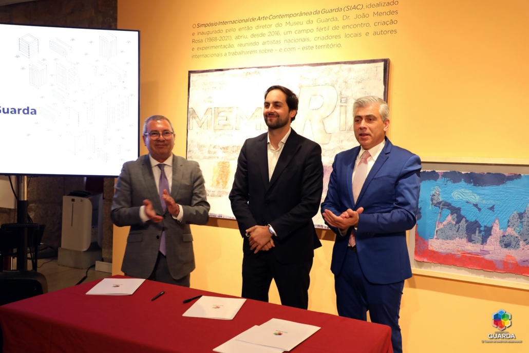 04 Web Logo Mun 8633