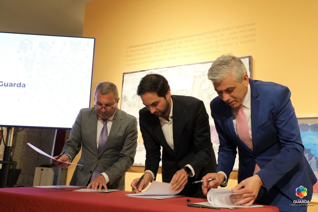 14 Web Logo Mun 8765